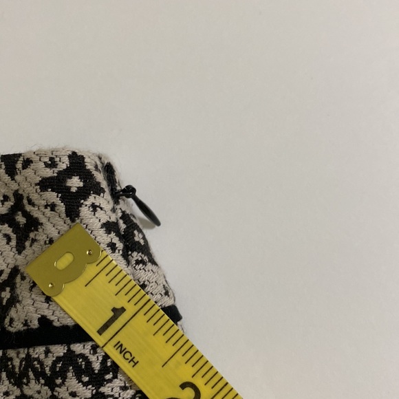 NWT Loft cream and black tulip π· skirt Sz 10P - Picture 13 of 15